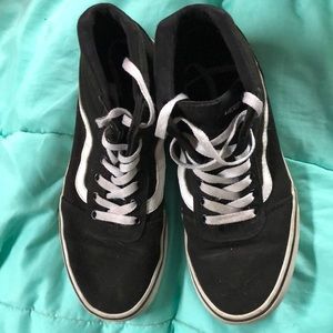 black and white old skool vans